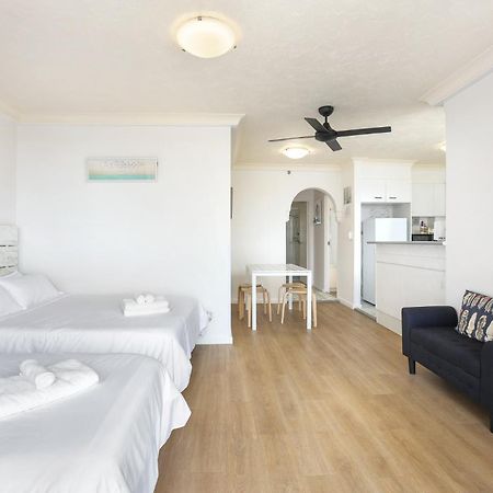 1 Bedroom And 1 Living Room Family Suite Gold Coast Exterior photo