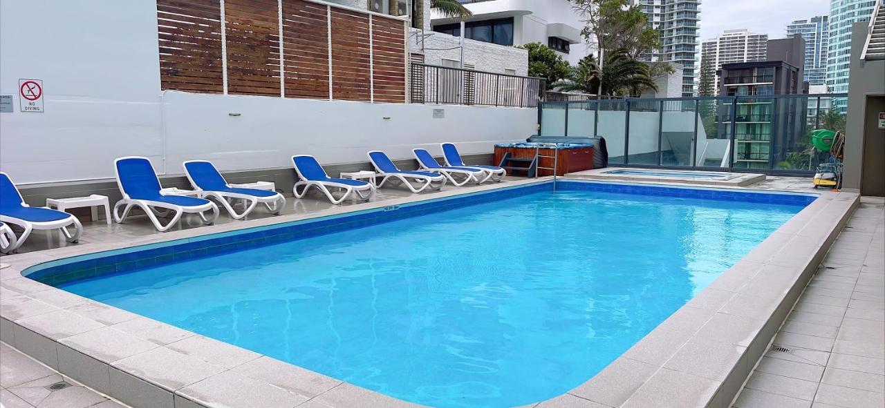1 Bedroom And 1 Living Room Family Suite Gold Coast Exterior photo
