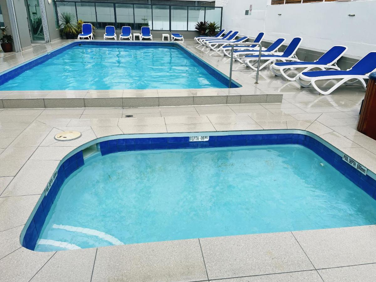 1 Bedroom And 1 Living Room Family Suite Gold Coast Exterior photo