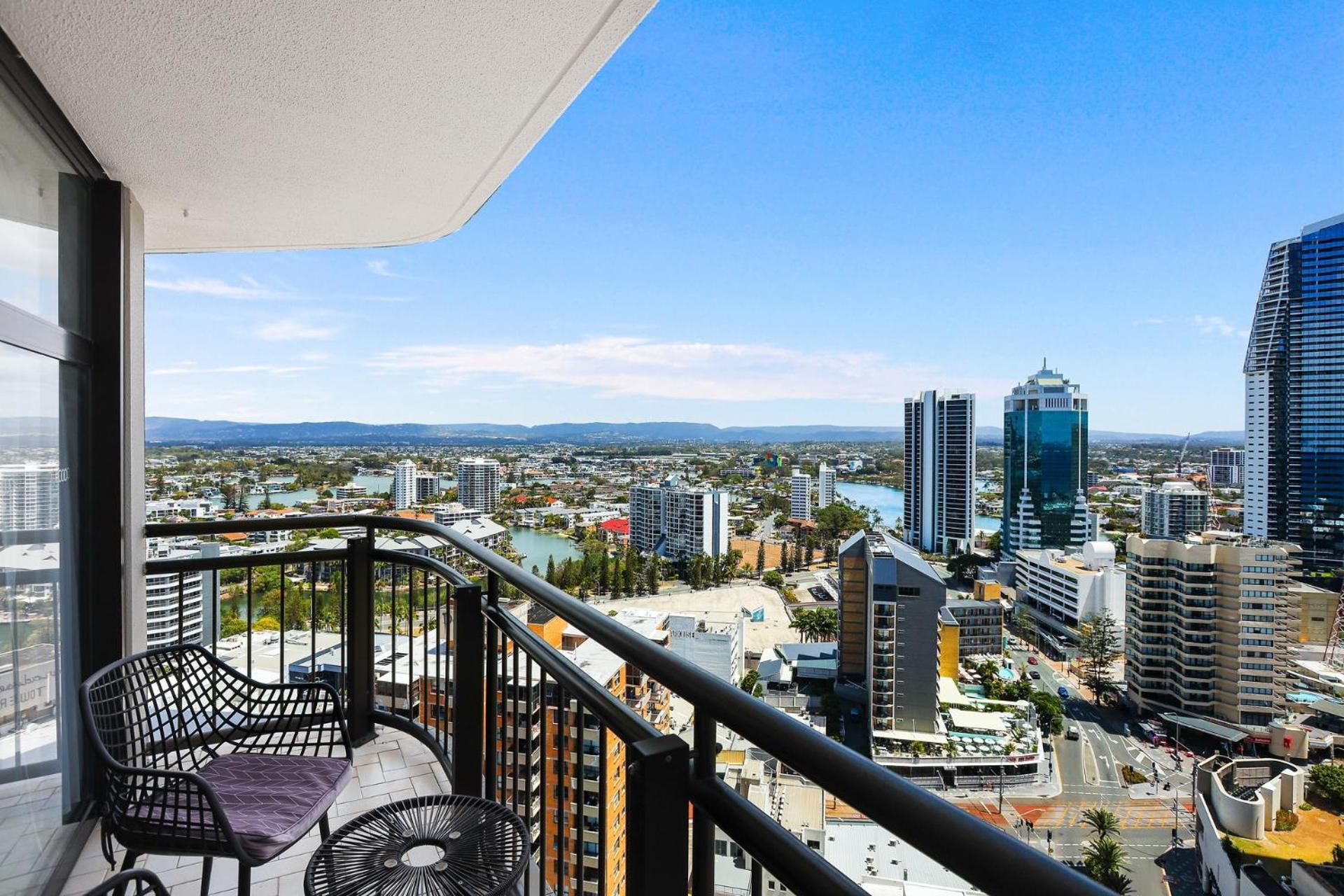1 Bedroom And 1 Living Room Family Suite Gold Coast Exterior photo